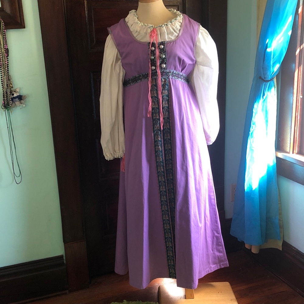 Regency-era "Bridgerton" style costume/homemade with good fabric/small/medium